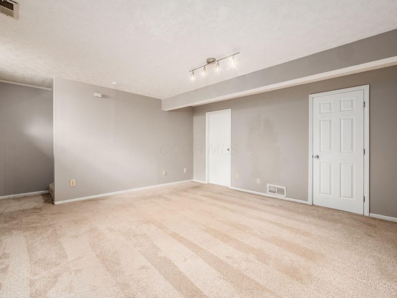 8366 Cliffthorne Way, Columbus, OH 43235 Photo 23