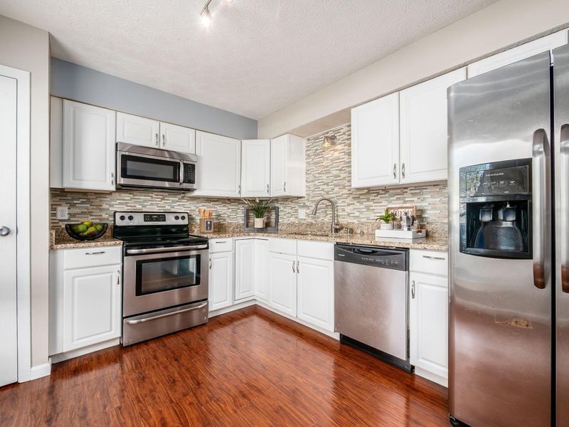 8366 Cliffthorne Way, Columbus, OH 43235 Photo 4