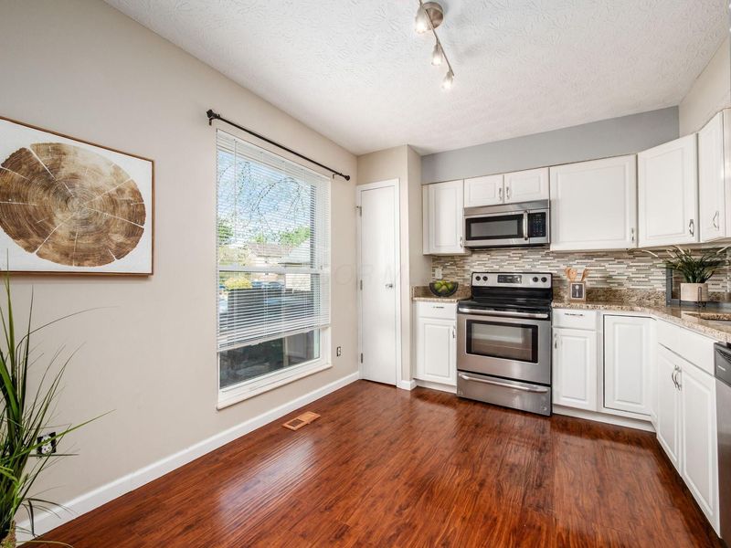 8366 Cliffthorne Way, Columbus, OH 43235 Photo 5