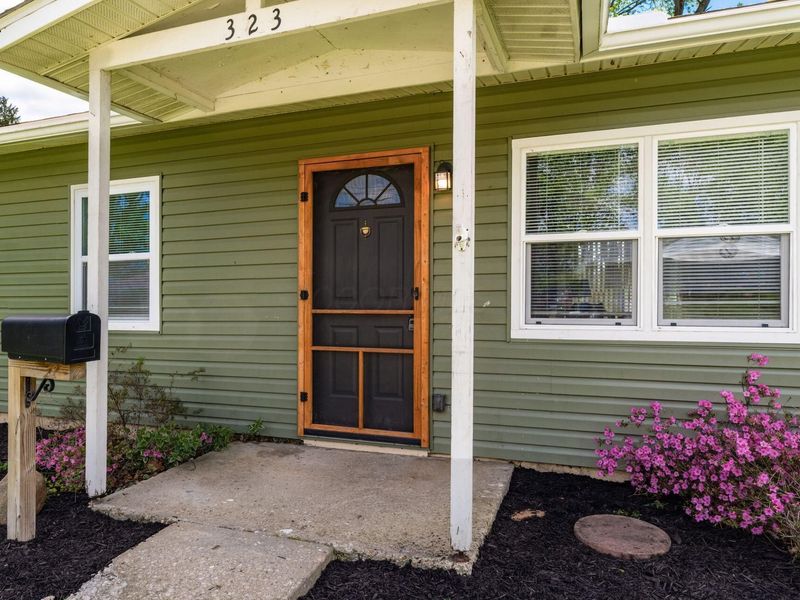 323 Cedarcrest Avenue, Newark, OH 43055 Photo 1