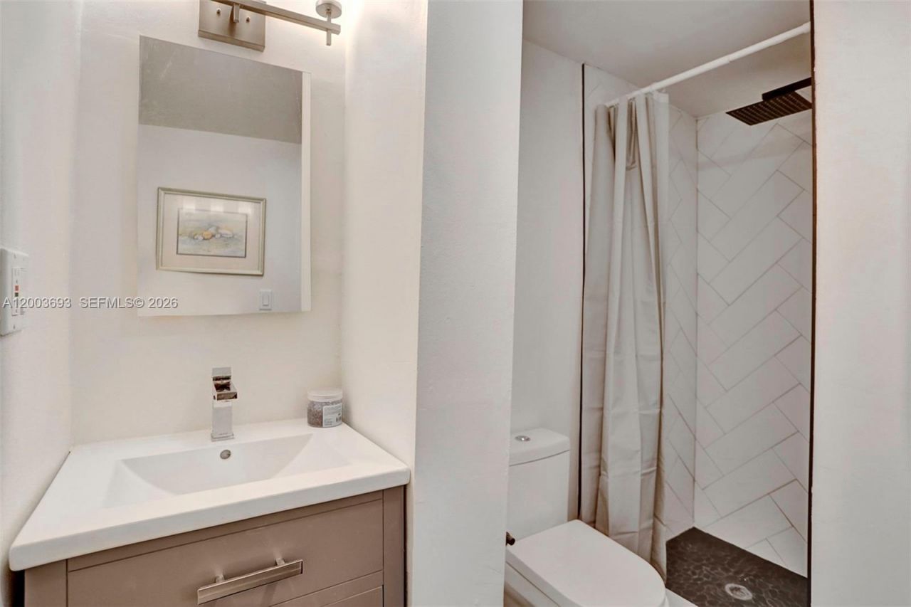 2204 Mckinley St , Hollywood, FL 33020 Photo