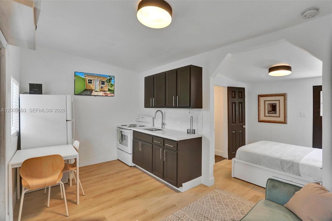 2204 Mckinley St , Hollywood, FL 33020 Photo