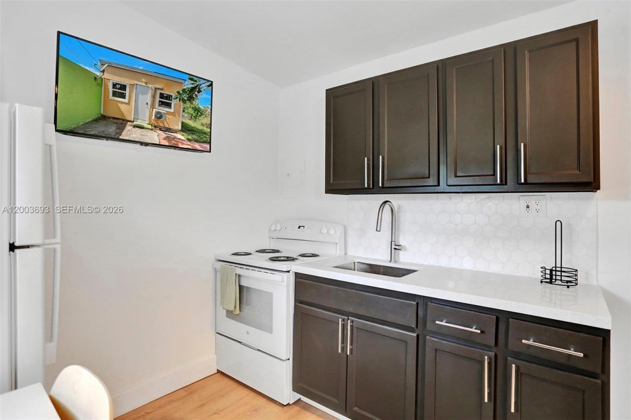 2204 Mckinley St , Hollywood, FL 33020 Photo