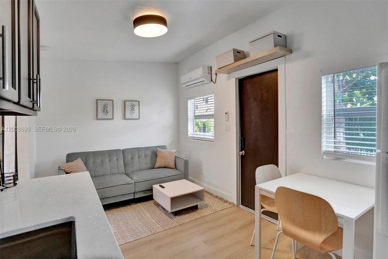 2204 Mckinley St , Hollywood, FL 33020 Photo