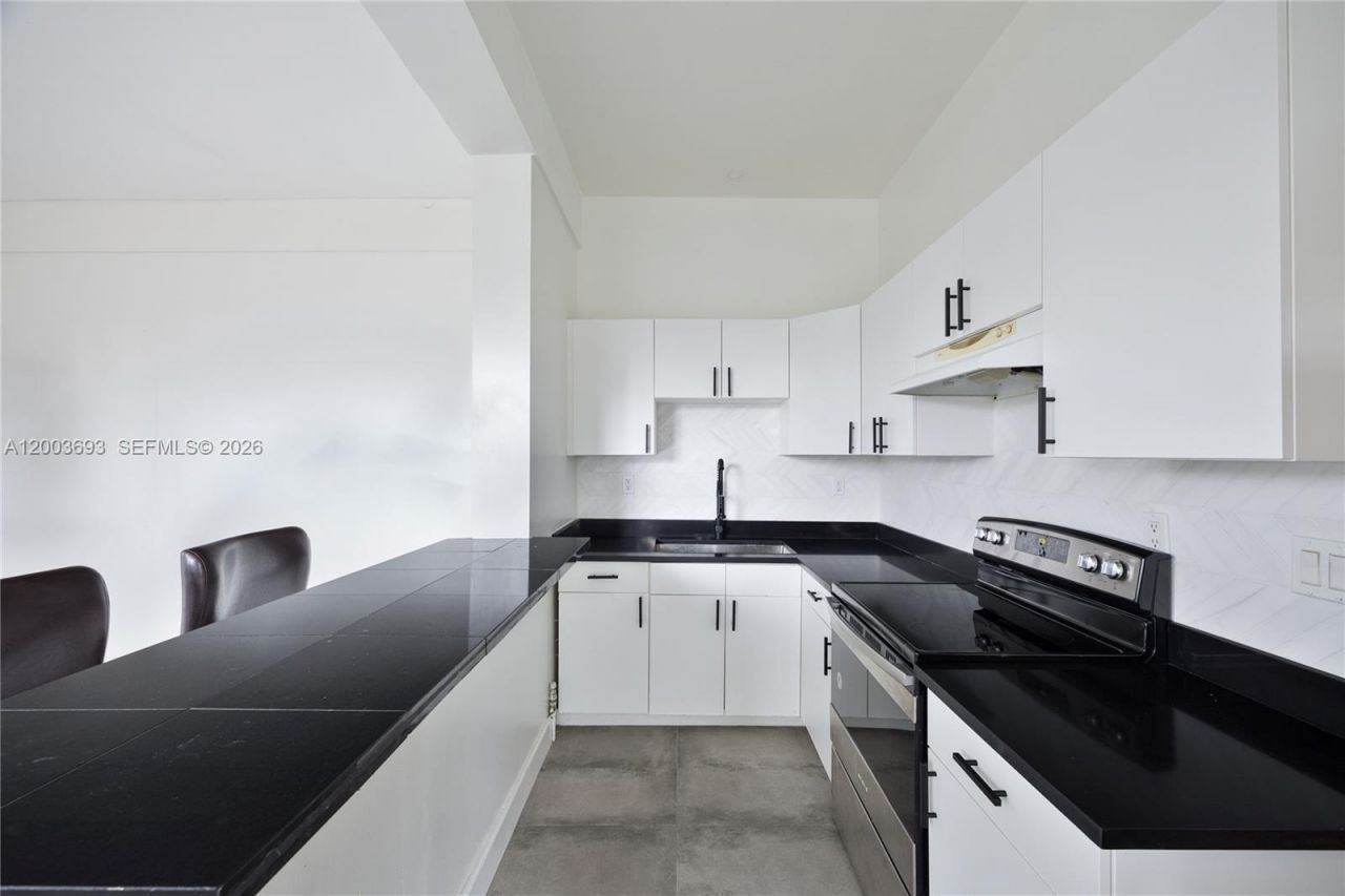 2204 Mckinley St , Hollywood, FL 33020 Photo