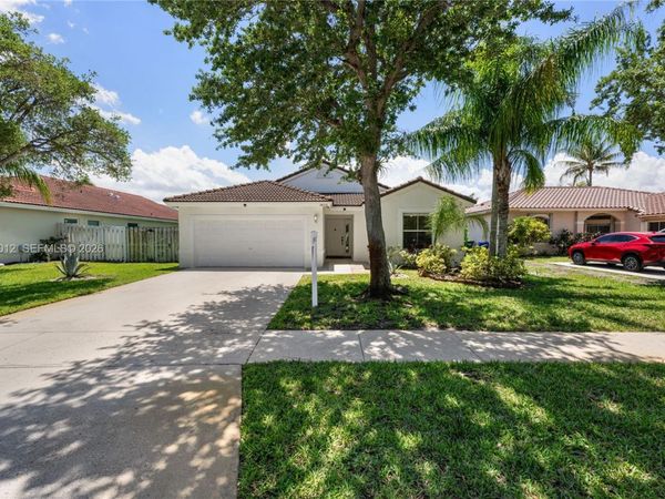 18510 NW 23rd St , Pembroke Pines, FL 33029