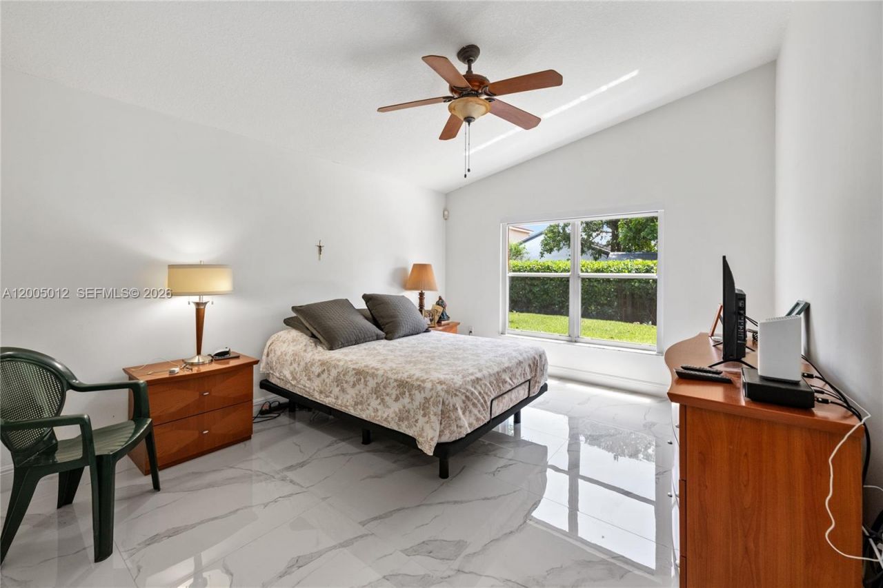 18510 NW 23rd St , Pembroke Pines, FL 33029 Photo