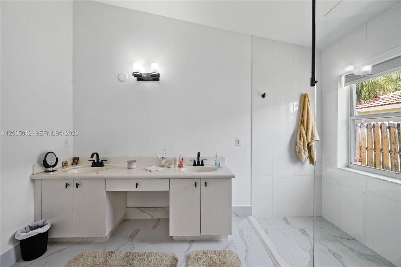 18510 NW 23rd St , Pembroke Pines, FL 33029 Photo