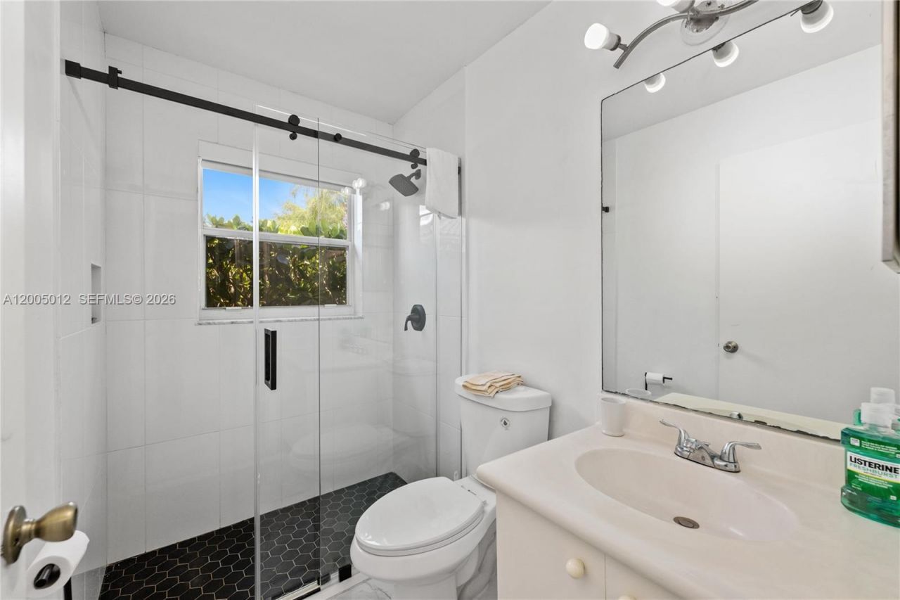 18510 NW 23rd St , Pembroke Pines, FL 33029 Photo