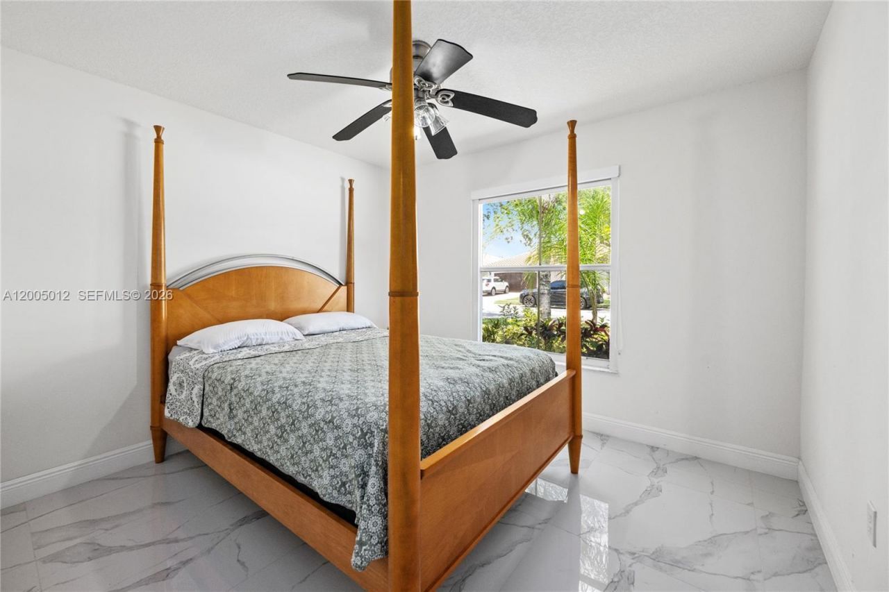 18510 NW 23rd St , Pembroke Pines, FL 33029 Photo