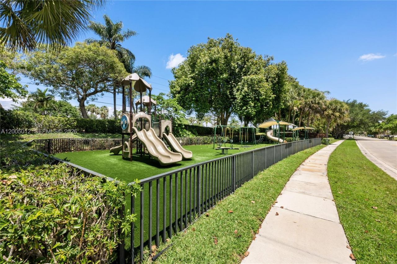 18510 NW 23rd St , Pembroke Pines, FL 33029 Photo