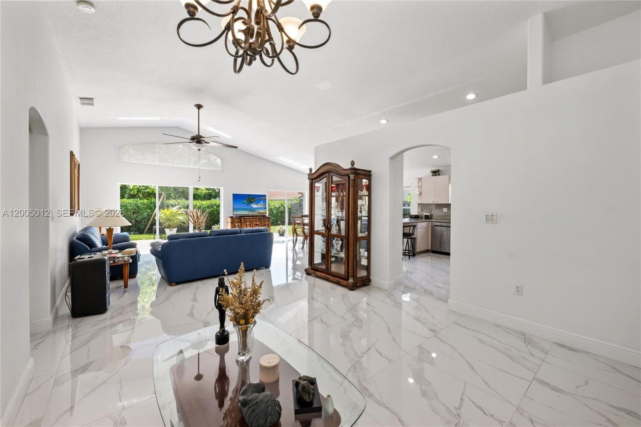 18510 NW 23rd St , Pembroke Pines, FL 33029 Photo