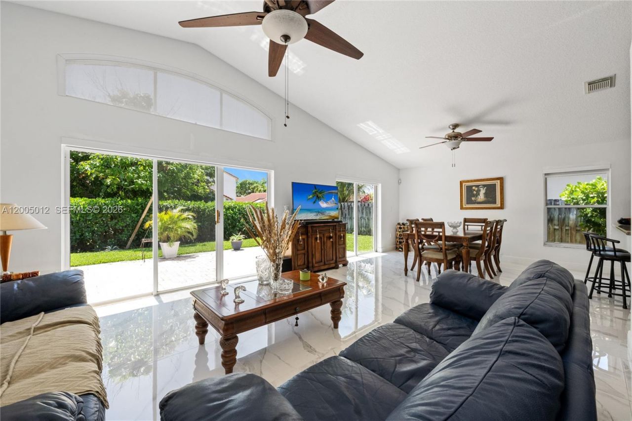 18510 NW 23rd St , Pembroke Pines, FL 33029 Photo