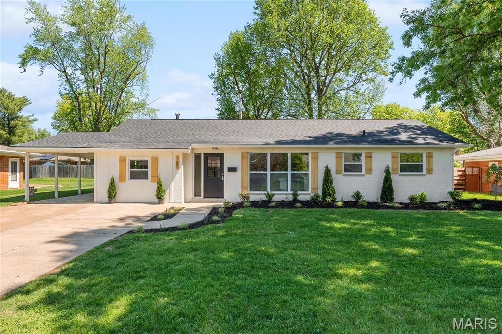 127 Clearview Drive, Belleville, IL 62223 Main Photo