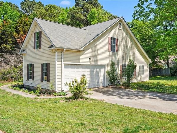 92 Dogwood Lakes Drive , Hampton, GA 30228