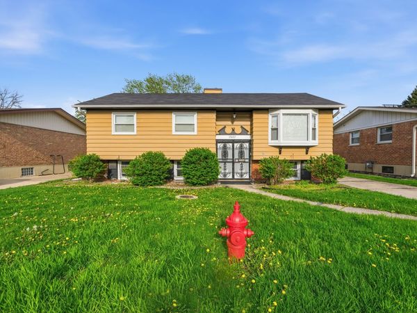 15637 Avalon Avenue , South Holland, IL 60473