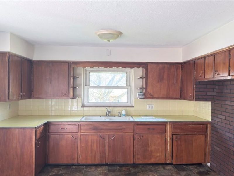 785 Brittain Road, Akron, OH 44305 Photo 7