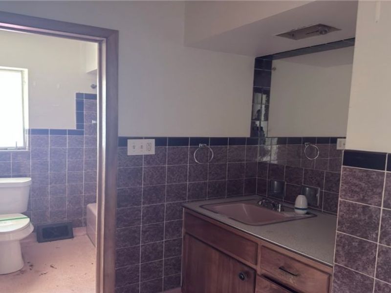 785 Brittain Road, Akron, OH 44305 Photo 9