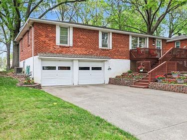 408 NW 88th Terrace, Kansas City, MO 64155