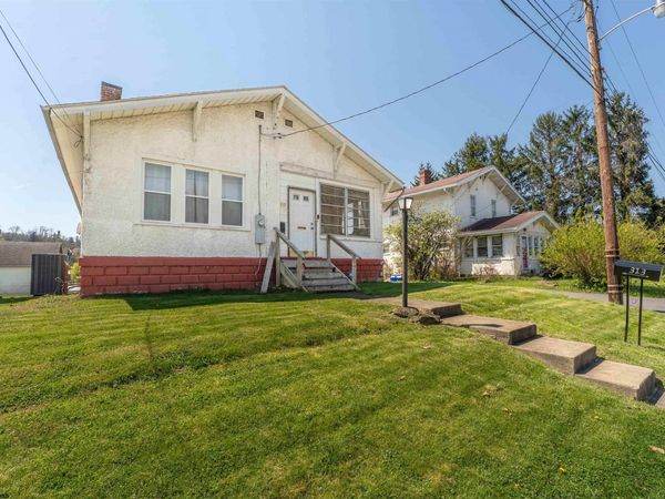 313 New York Avenue, Westover, WV 26501