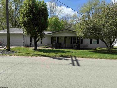 189 Main Street, Gypsy, WV 26361