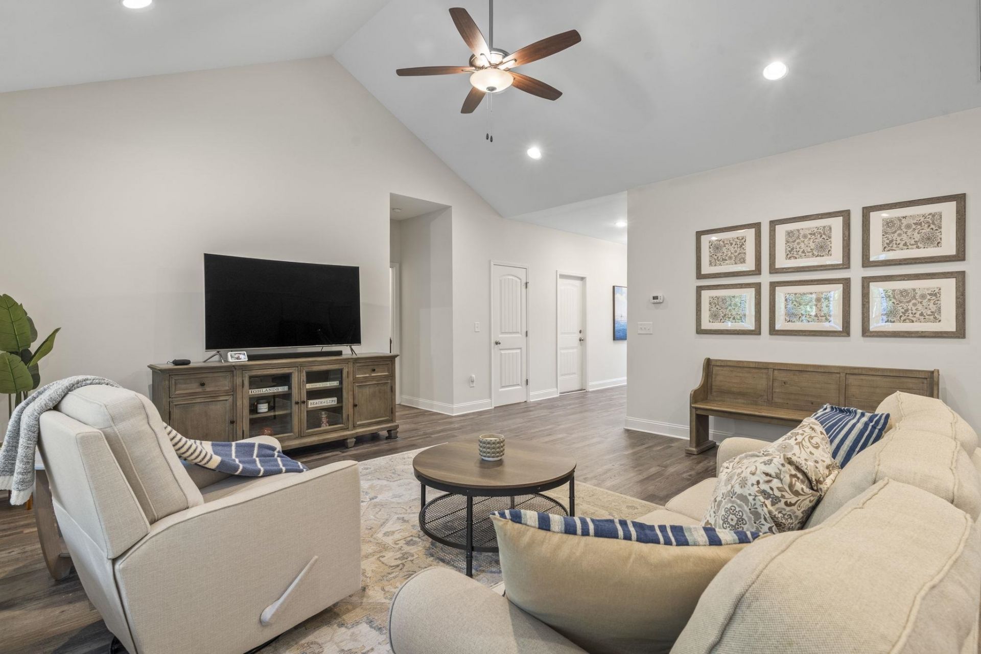 4402 Kinlaw St.  Photo 8