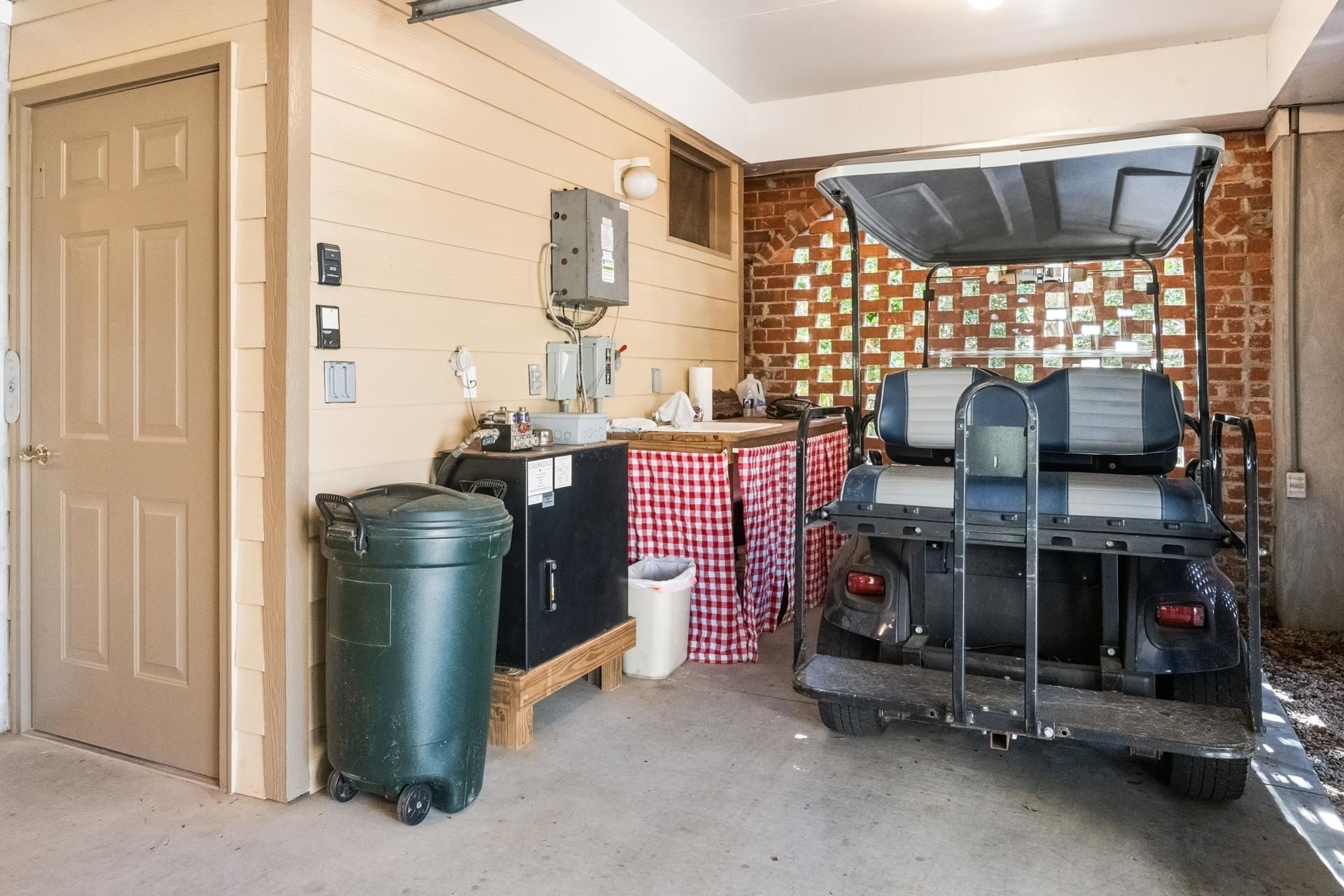 227 Summerwood Dr. Photo 33