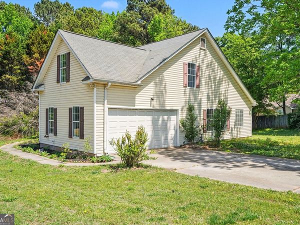 92 Dogwood Lakes Drive, Hampton, GA 30228