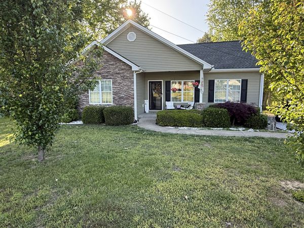 543 Main St , Mc Ewen, TN 37101