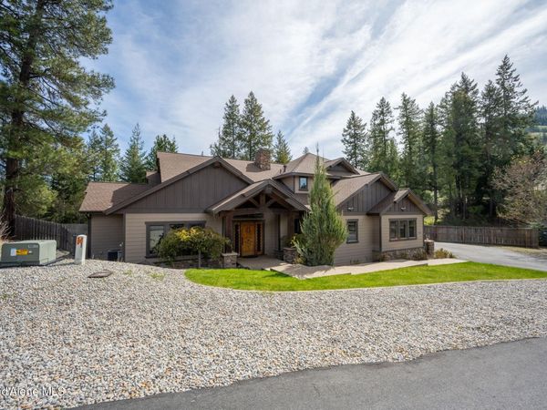 8668 N Stable Trace CT , Hayden, ID 83835