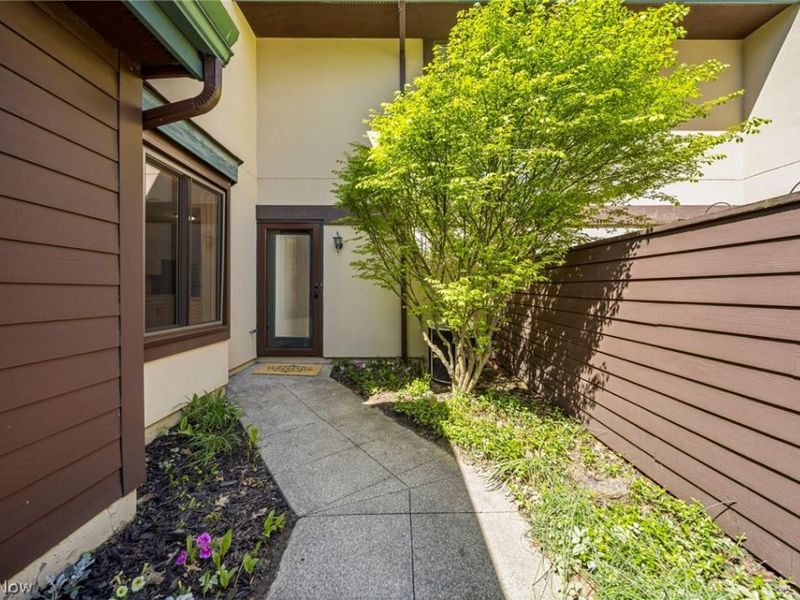 210 Teal Trace, Unit 210, Mayfield Heights, OH 44124 Photo 32