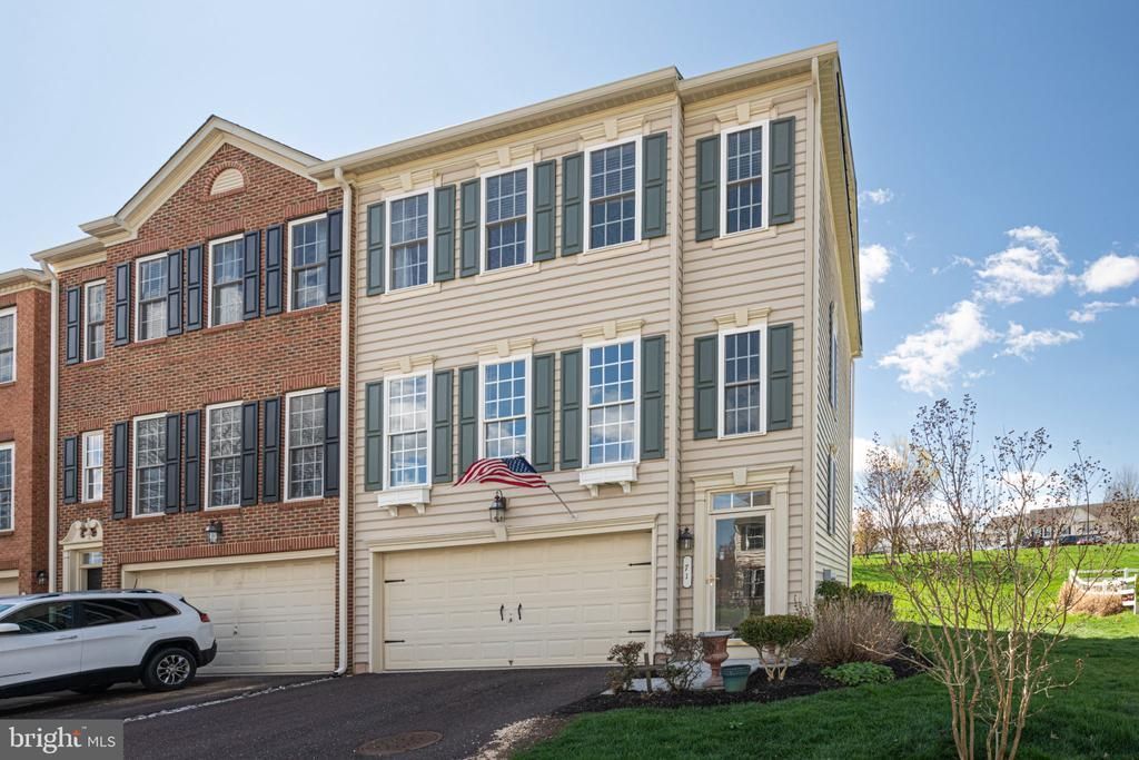 71 N SAVANNA DRIVE , POTTSTOWN, PA 19465