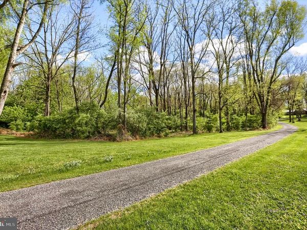 BELLE DRIVE , CARLISLE, PA 17015