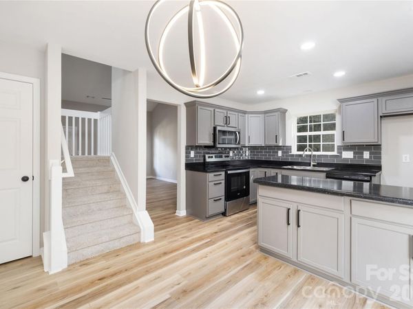 136 Mangum Circle, Mooresville, NC 28117
