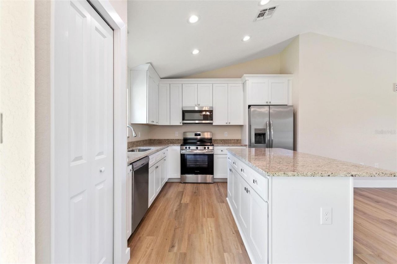 6301 Red Grange Boulevard, Indian Lake Estates, FL 33855 Photo