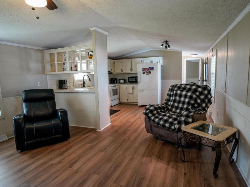 733 Youn-Kin Parkway S, Columbus, OH 43207 Photo 13