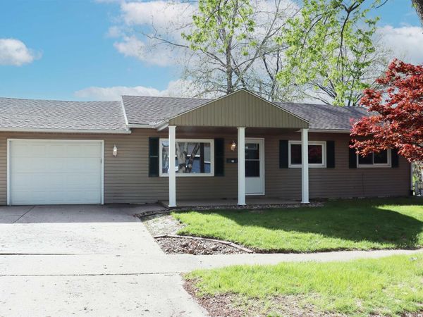 204 GRANT Road, Marquette Heights, IL 61554