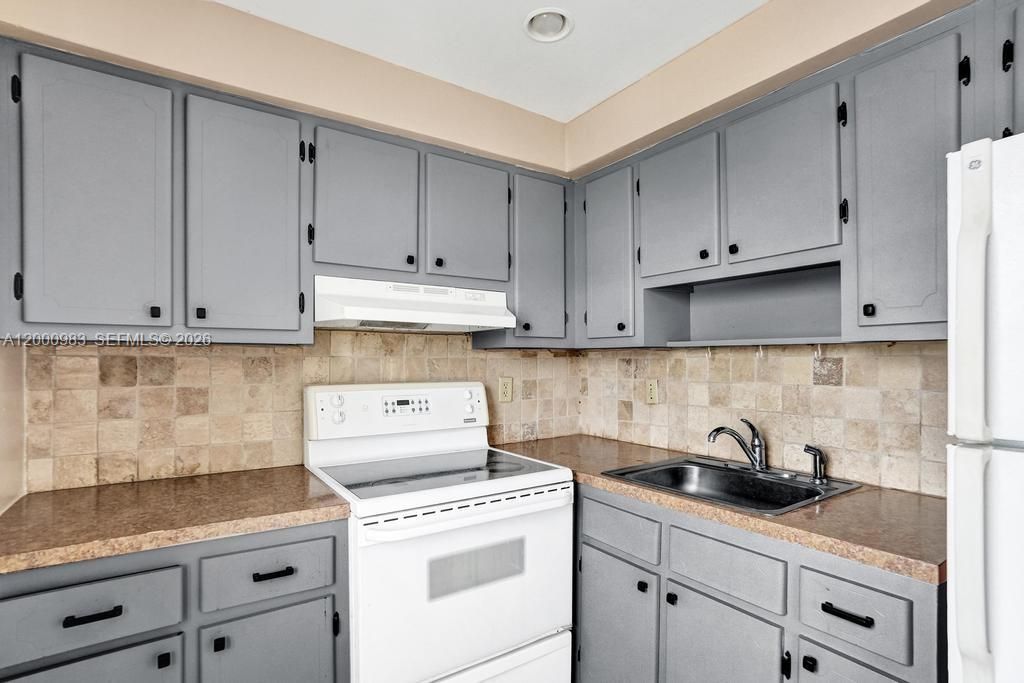 710 N Ocean Blvd , Unit 812, Pompano Beach, FL 33062 Photo