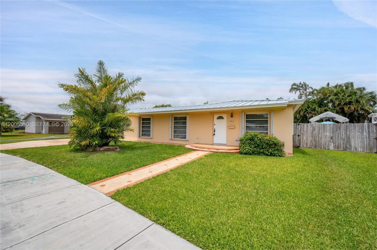 9411 SW 185th Ter, Cutler Bay, FL 33157 Photo