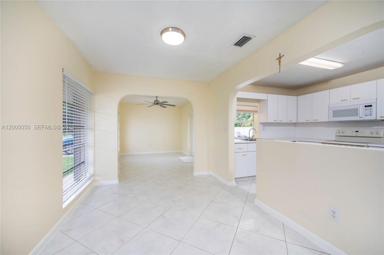 9411 SW 185th Ter, Cutler Bay, FL 33157 Photo