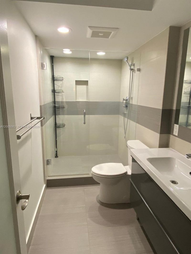 660 Tennis Club Dr, Unit 205, Fort Lauderdale, FL 33311 Photo