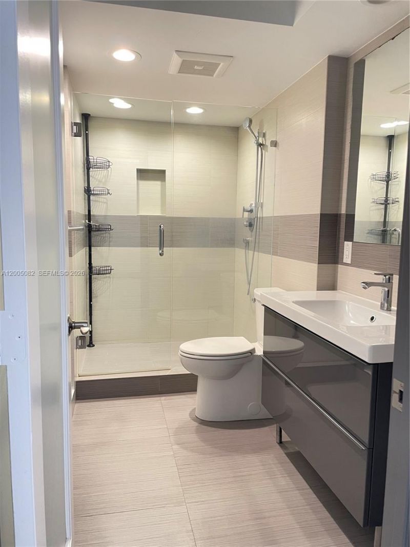 660 Tennis Club Dr, Unit 205, Fort Lauderdale, FL 33311 Photo