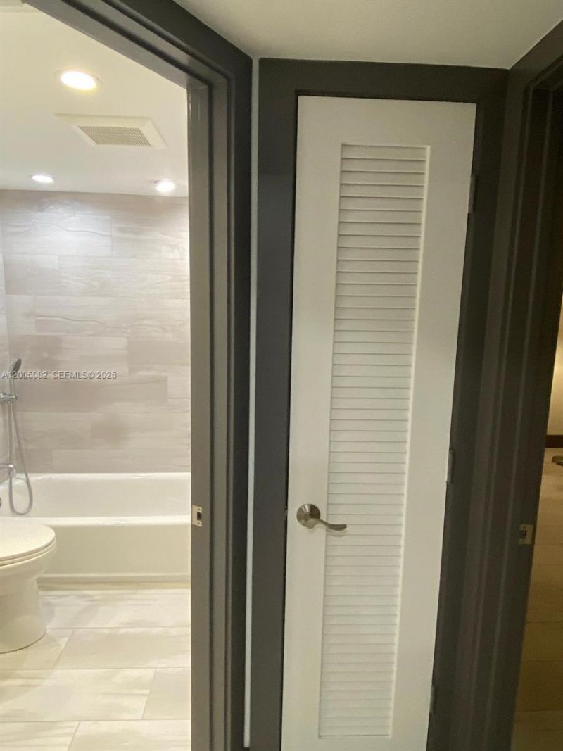 660 Tennis Club Dr, Unit 205, Fort Lauderdale, FL 33311 Photo