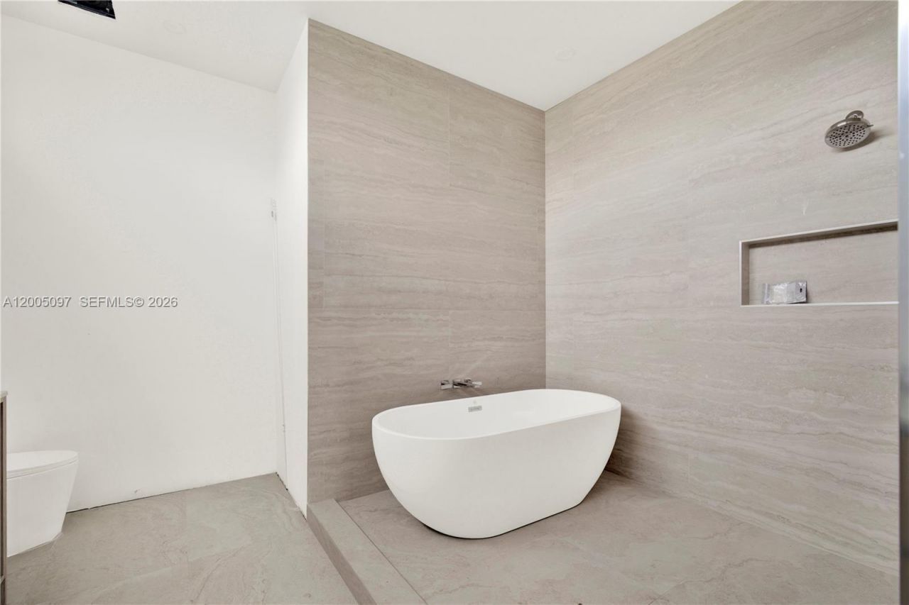 1501 SW 21 St , Miami, FL 33145 Photo