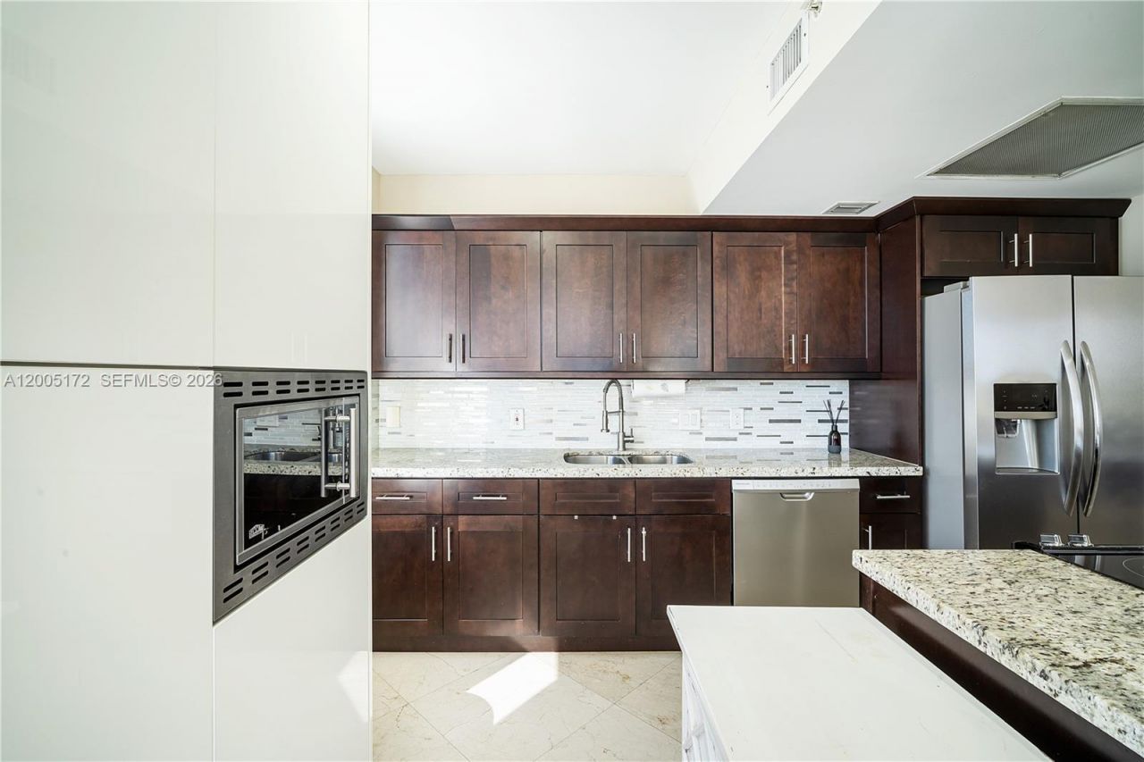701 Brickell Key Blvd, Unit 710, Miami, FL 33131 Photo