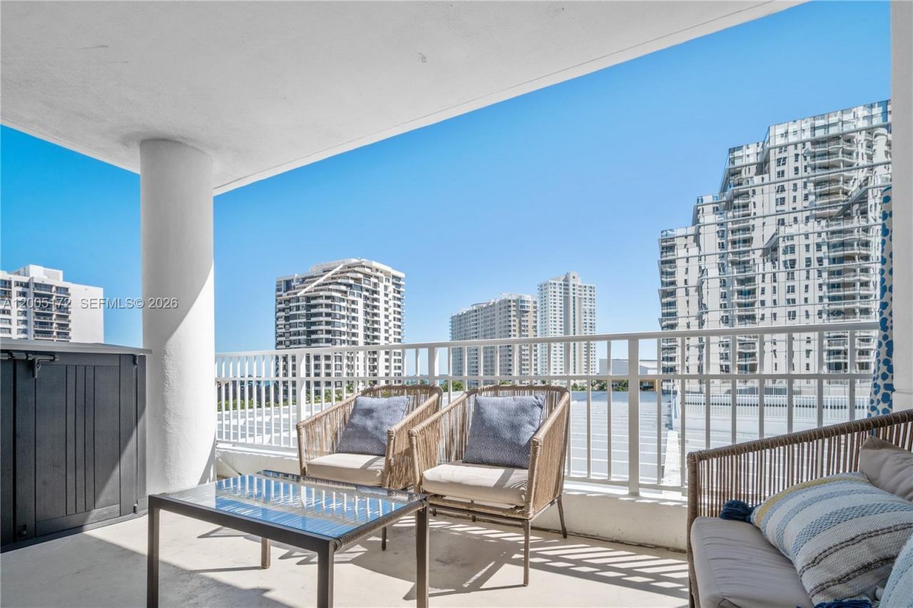 701 Brickell Key Blvd, Unit 710, Miami, FL 33131 Photo