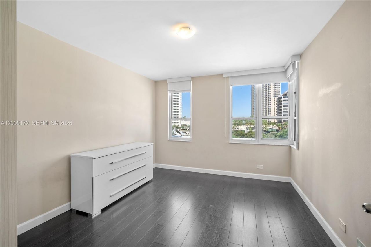 701 Brickell Key Blvd, Unit 710, Miami, FL 33131 Photo
