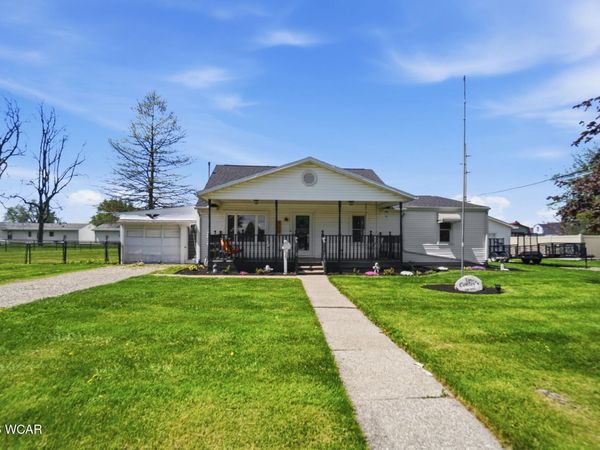 111 S Wagner Avenue, Wapakoneta, OH 45895