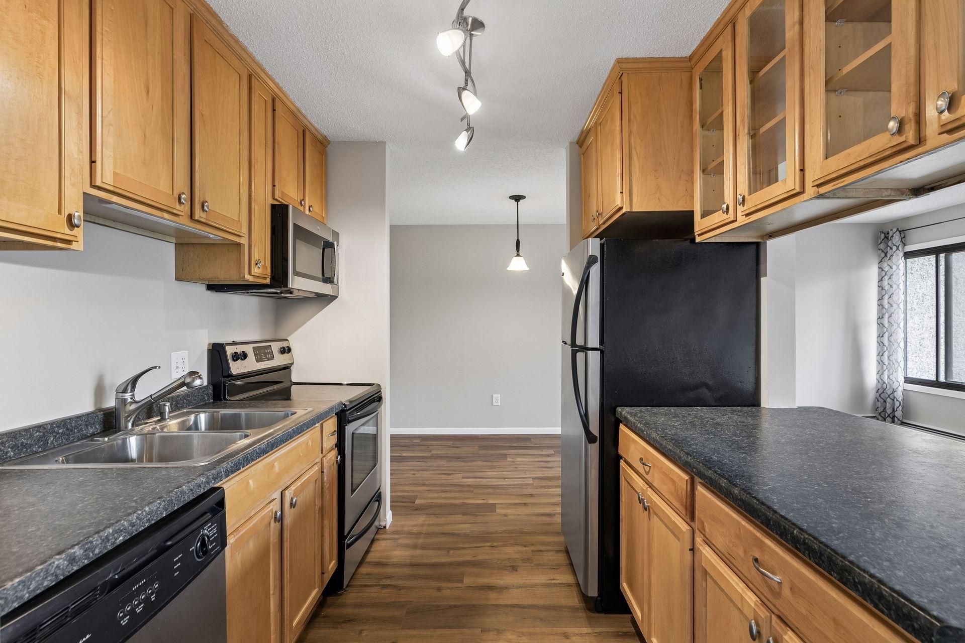 4110 Rahn Road, Unit 121, Eagan, MN 55122 Main Photo