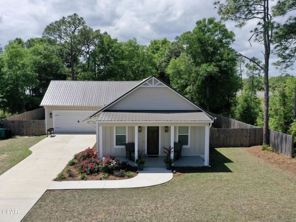 2391 Shenandoah Boulevard , Chipley, FL 32428